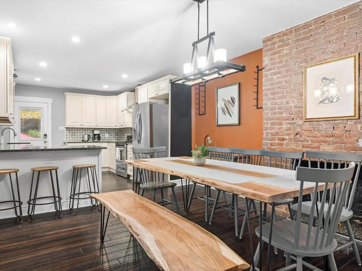 Holiday home Stylish 4 Bedroom Loft Home, North Shore, City Skyline View Close To Nhl, Nfl Pittsburgh United States