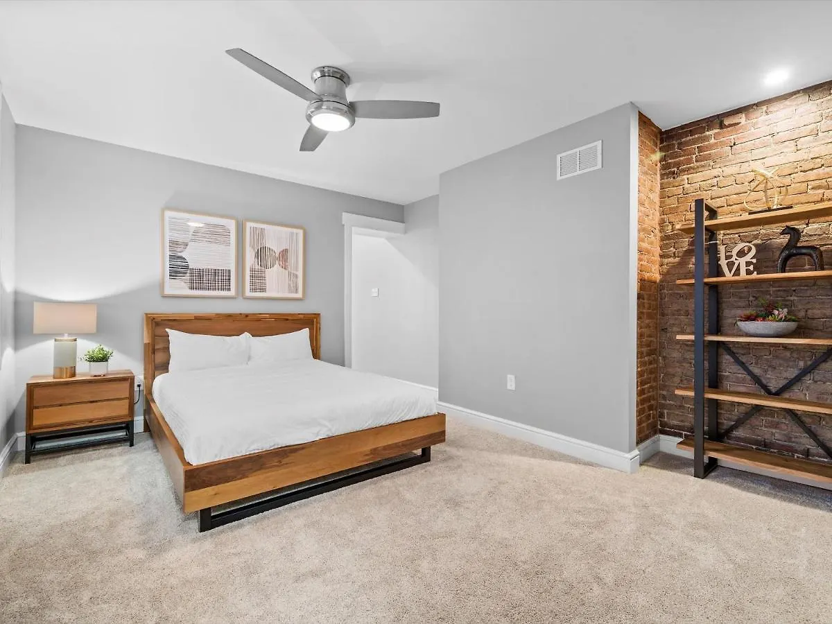 Holiday home Stylish 4 Bedroom Loft Home, North Shore, City Skyline View Close To Nhl, Nfl Pittsburgh